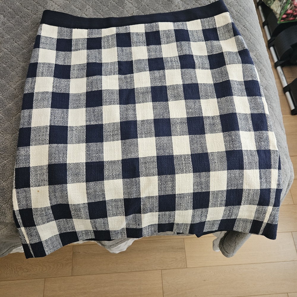 J.Crew Classic Navy and White Checkered Pencil Skirt